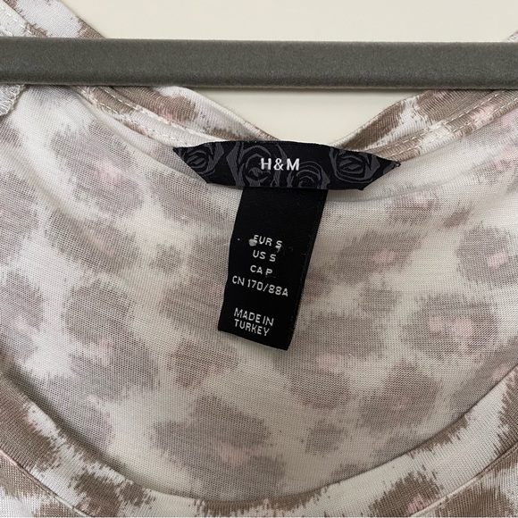 H&M Leopard Print Top - Size Small - Picture 2 of 3